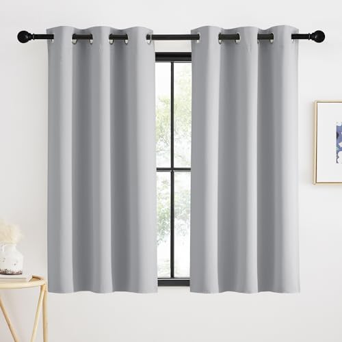 KGORGE Verdunklungsvorhang Kurz Scheibengardine Blickdicht Ösenvorhang 2er Set Fenster Vorhänge Lichtundurchlässig Thermovorhang Gegen Hitze, Hellgrau, 140 x 90 cm(HxB) von KGORGE