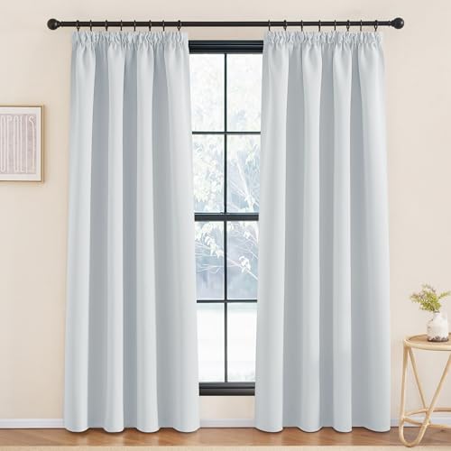 KGORGE Weiße Gardinen mit Kräuselband Thermovorhang Hitzeschutz 2er Set 220 x 140 cm(HxB) Blickdichte Vorhänge Wohnzimmer Thermo Verdunklungsgardine für Schiene, Grauweiß von KGORGE