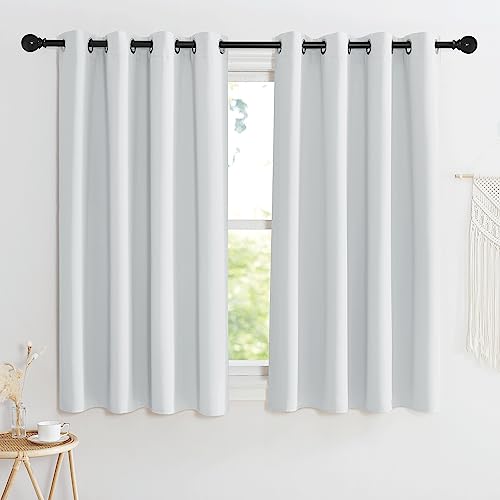 KGORGE Wohnzimmer Gardinen Kurz Thermovorhang Hitzeschutz Ösenvorhang 2er Set 135 x 140 cm(HxB) Blickdichte Vorhänge Weiss Blackout Curtain for Bedroom, Grauweiß von KGORGE