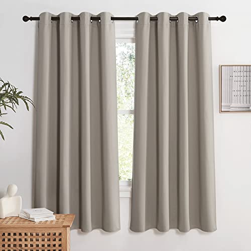 KGORGE Wohnzimmer Vorhänge Wärmeisolierende Verdunkelungsvorhang Ösenschal 2er Set Gardinen Blickdicht Thermogardine mit Ösen, 160 x 140 cm(HxB), Sandfarben von KGORGE