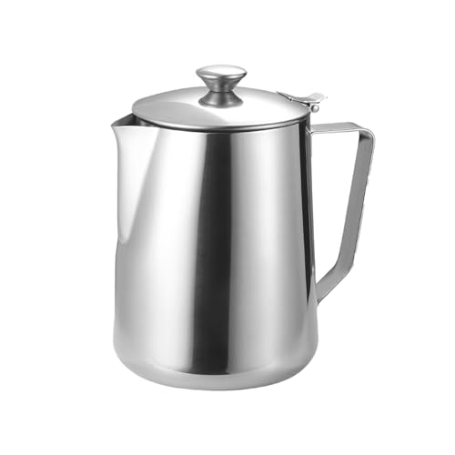 Milchaufschäumkrug aus Edelstahl mit Deckel, entworfen, um glatten Milchschaum zu erzeugen und Wärme zu speichern, dicker Körper für bequemen Griff (600 ml) von KHIronHive