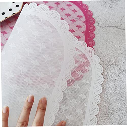 KICHOUSE Wasserdichtes PP Platzset mit Blumenmuster Rutschfestes Tischset Vielseitig als Untersetzer für Teller und Töpfe Eleganter Küchenschutz für Esszimmer und Restaurant Weiß KICHOUSE Wasserdichtes PP Platzset mit Blumenmuster Rutschfestes Tischset Vielseitig als Untersetzer für Teller und Töpfe Eleganter Küchenschutz für Esszimmer und Restaurant Weiß von KICHOUSE