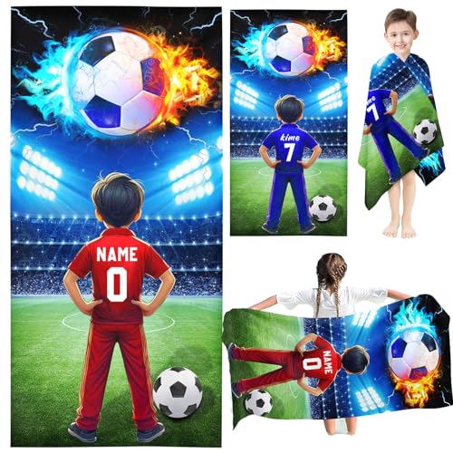 KIDSLOVE Personalisiert Fußball Strandtuch Mit Name, Personalisiertes Fußball Handtuch Badetuch Mit Name Mikrofaser Strandtuch Strand Groß 80x150cm Badetuch Junge Kinder (1,80 x 160 cm) von KIDSLOVE