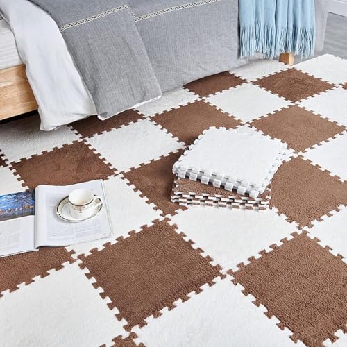 Puzzlematte aus ineinandergreifendem Schaumstoff, quadratisch, zum Trainieren von praktischen Fähigkeiten, 18 Stück 30,5 x 30,5 x 1,1 cm dicker Plüschschaum-Teppich, Bodenteppich (Weiß + Kaffee) von KIJyfgTR
