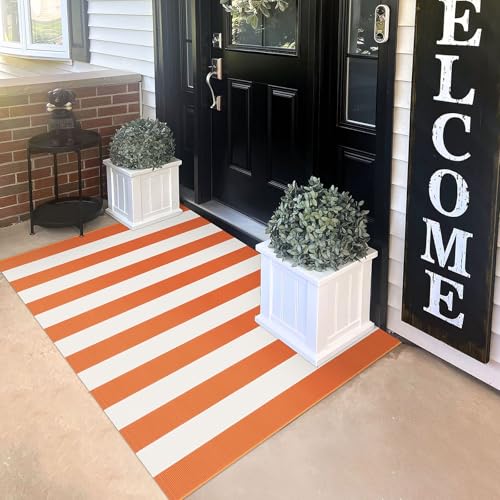 KILOCOCO Orangefarbener gestreifter Teppich, 90 x 150 cm, Outdoor-Teppich für Halloween, Thanksgiving, waschbar, Herbst-Fußmatte, Urlaubsteppich, mehrlagige Haustürmatte für Veranda, Bauernhaus von KILOCOCO