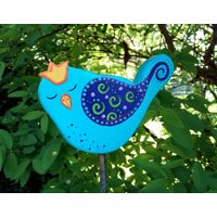 Kleiner, Türkiser Gartenstecker Zaunkönig "Dayita" Mit Krone Als Wetterfester Beetstecker Oder Blumenstecker von KIMAMAdesign