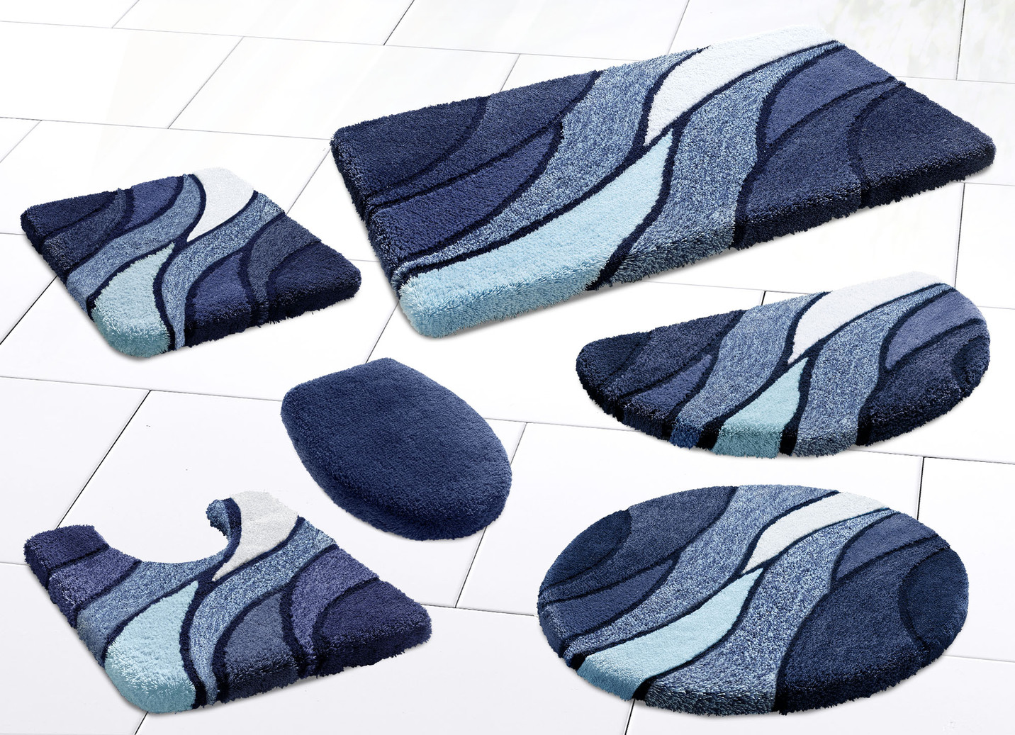 Kleine Wolke Badgarnitur in Table Tuft Qualität, Größe 101 (Teppich, 50/ 90 cm), Blau von KLEINE WOLKE