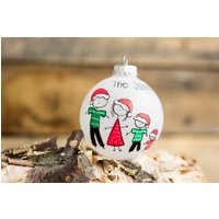 Personalisierte Familien-Weihnachtsverzierung | Bis Zu 10 Familienmitglieder - Weihnachtsmützen von KMStudioEtsy