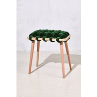 Gewebter Hocker Aus Smaragdgrünem Samt, Samthocker, Hocker, Moderner Schlafzimmer Holzhocker, Designer von KNOTSstudio