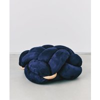 Großes Veganes Wildleder Indigo Blue Knot Bodenkissen, Ottomane, Knoten Moderner Pouf, Ottomane Kissen, Pouf von KNOTSstudio