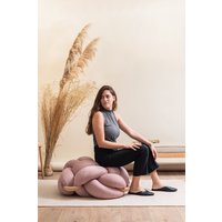 Großes Veganes Wildleder Rosa Knoten Bodenkissen, Ottoman, Moderner Pouf, Ottoman Kissen, Pouf von KNOTSstudio