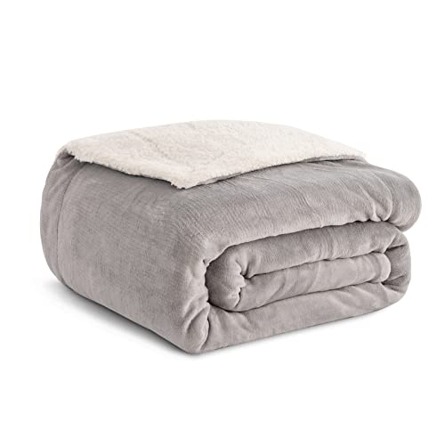 Kono Sherpa-Fleece-Überwurf, 130 x 150 cm, weich, gemütlich, flauschig, wendbar, Mikrofaser, solide Decken für Bett, Couch, Sofa (grau, Reise/Einzelbett) von KONO