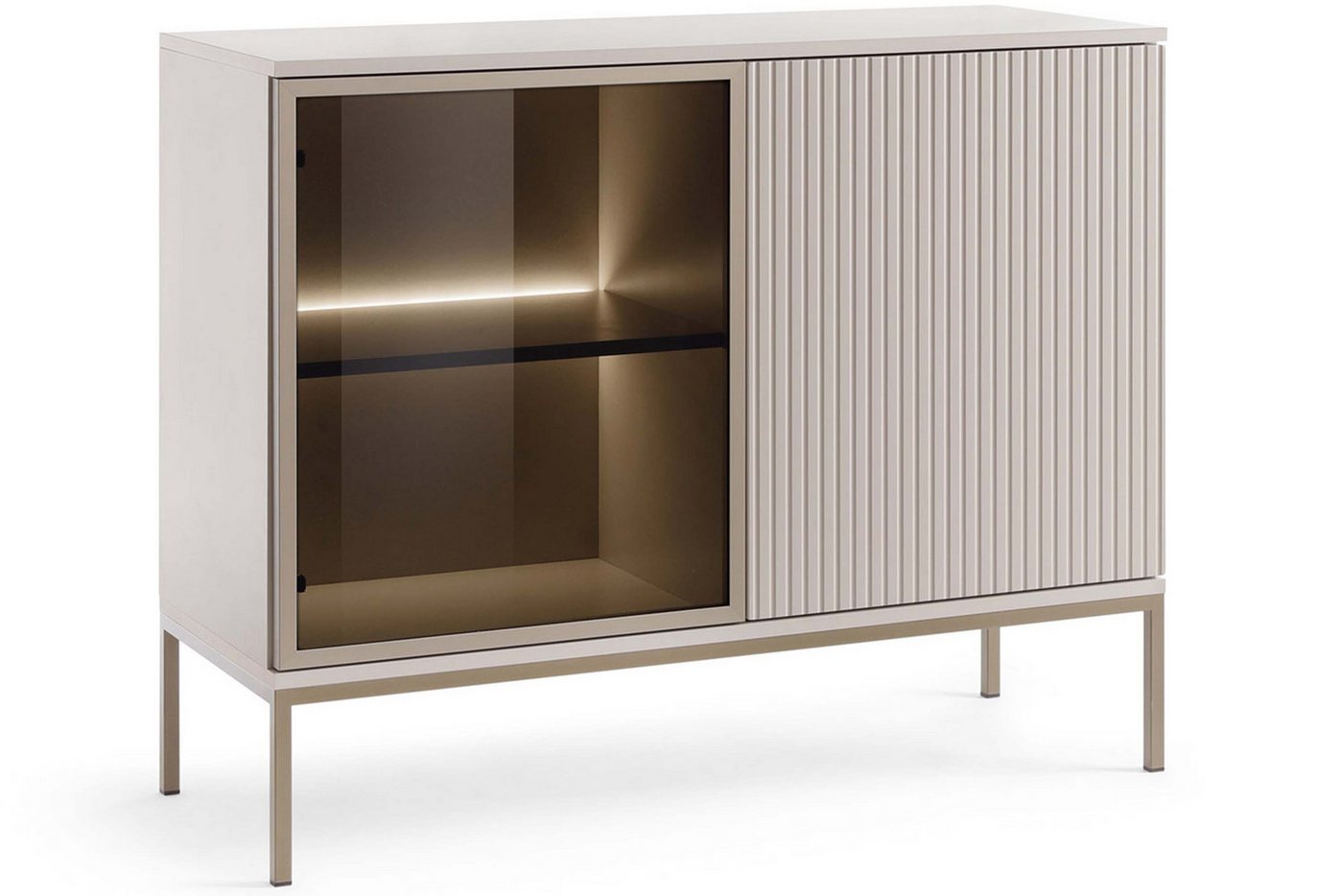 KONSIMO® Kommode FONTE Türkommode, Sideboard, hergestellt in der EU (Breite 104 cm, getönte Glastüren), Metallgestell 20 cm, geriffelte Fronten, mit LED-Beleuchtung von KONSIMO®