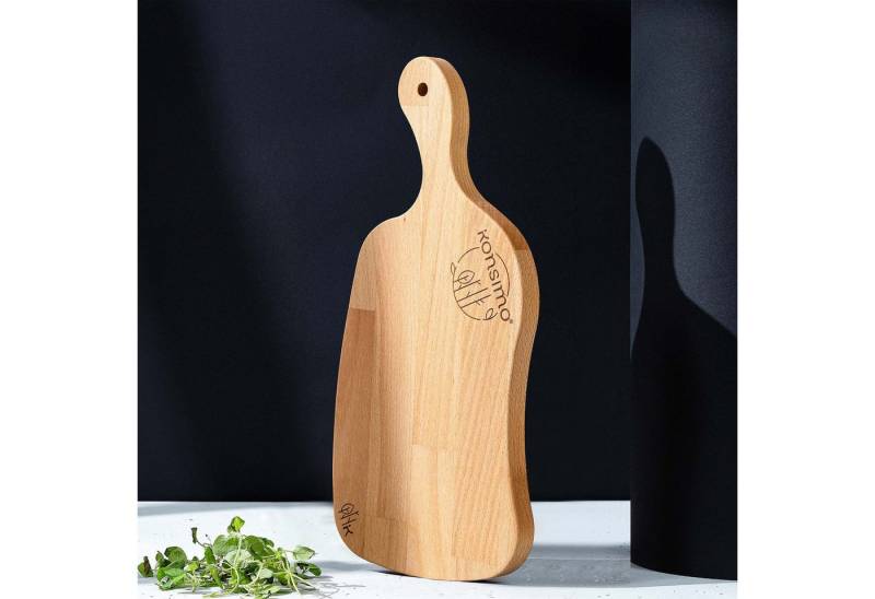KONSIMO® Schneidebrett Premium LIVO Designschneiderbrett, Massivholz, Servierbrett, Buche geölt, (Maße: 33x2x15,5 cm), hergestellt in der EU, mit Griff, Handarbeit, Messerschonend von KONSIMO®
