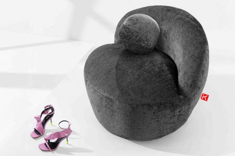 KONSIMO® Cocktailsessel NELUM Modern Sessel, organische Form, mit dekorativem Rundkissen, Chenille-Stoff, hergestellt in der EU KONSIMO® Cocktailsessel NELUM Modern Sessel, organische Form, mit dekorativem Rundkissen, Chenille-Stoff, hergestellt in der EU von KONSIMO®