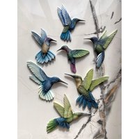7Er Set Fliegende Bunte Vögel Kolibri | Moderne Wandbehang Dekor Vögel, Vogel Skulpturen, Innendekoration 7Er Set Fliegende Bunte Vögel Kolibri | Moderne Wandbehang Dekor Vögel, Vogel Skulpturen, Innendekoration von KOSDecorShop