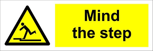 ACHTUNG Mind The Step Hinweisschild – 1,2 mm starrer Kunststoff 300 mm x 100 mm von KPCM Display ltd