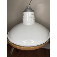 Vintage 14" Weiße Industrial Tankstelle Miller Porzellan/Emaille Light Vintage 14" Weiße Industrial Tankstelle Miller Porzellan/Emaille Light von KPvintageShop