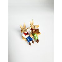 Osterhasen-Figur Mit Bank Miniatur Handarbeit Erzgebirge 80Er 2 von KSZWEI