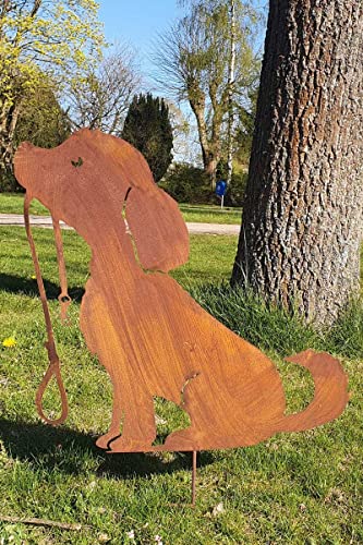 KUHEIGA Gartenstecker Hund Tier Metall Rost Höhe: 73cm Gartenfigur Gartendeko Hund Gassi von KUHEIGA