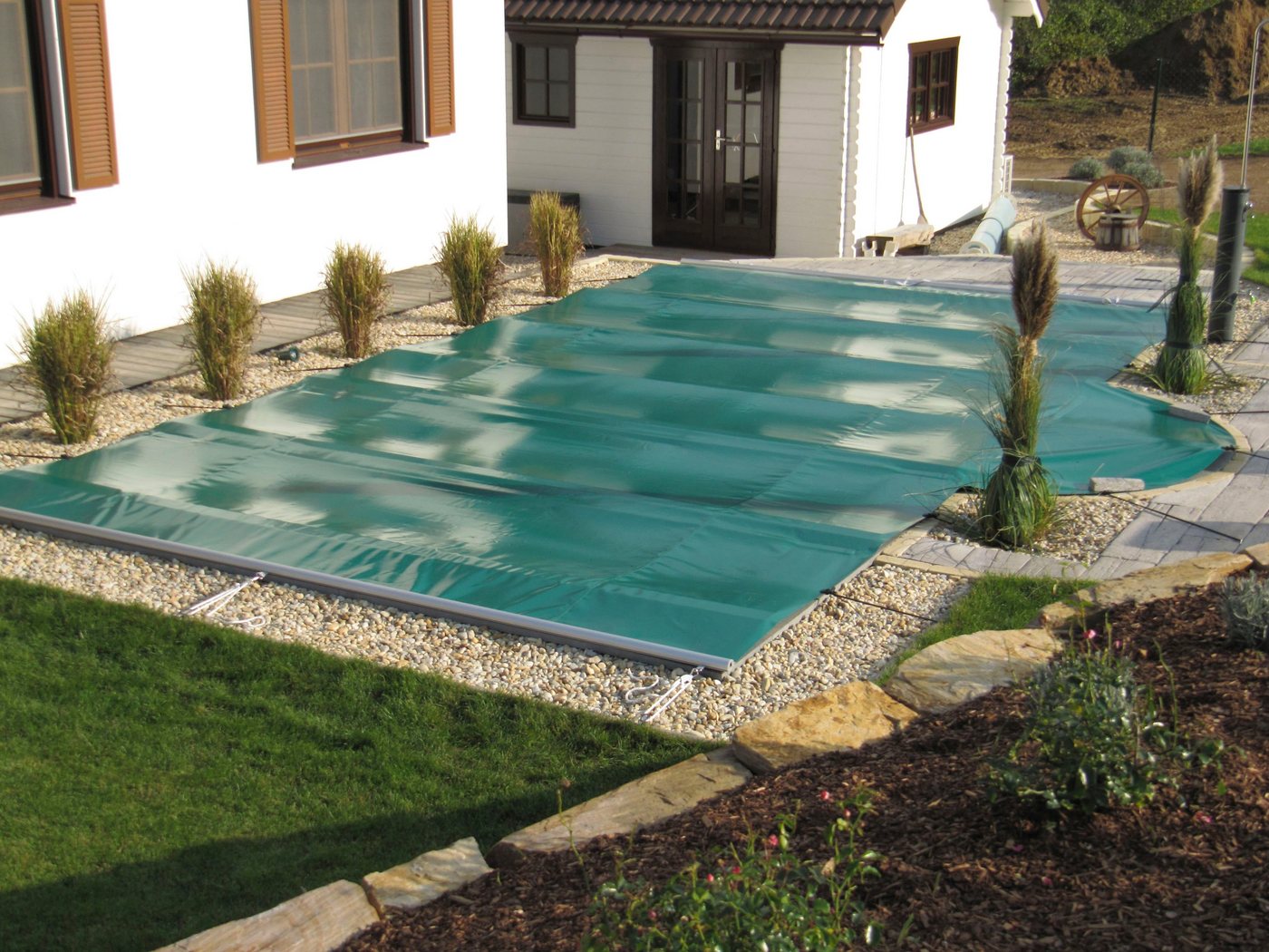 KWAD Pool-Abdeckplane Rollabdeckung Standard, Rollabdeckung 7,0x3,5 m (Planenmaß 7,5x4,0 m) von KWAD