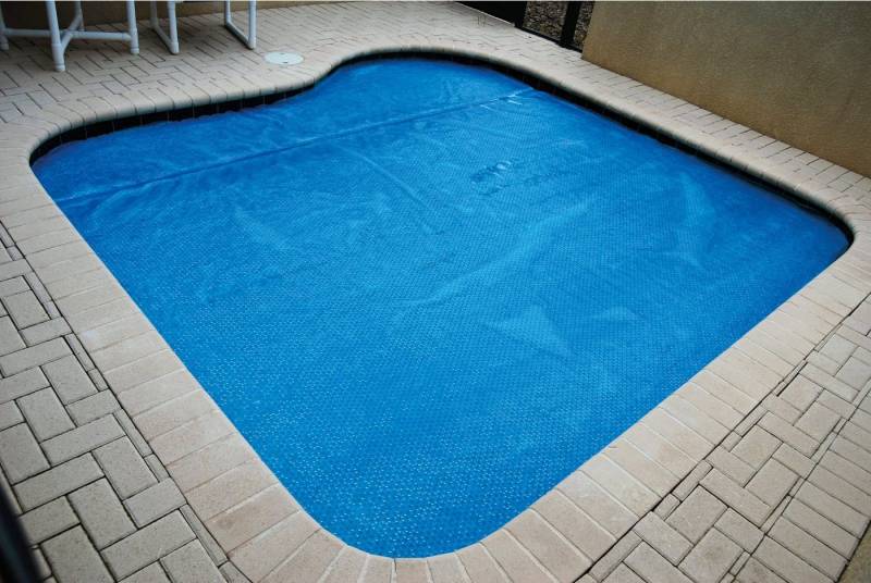 KWAD Solarabdeckplane zum Schutz vor Auskühlung des Wassers, in verschiedenen Größen von Kwad