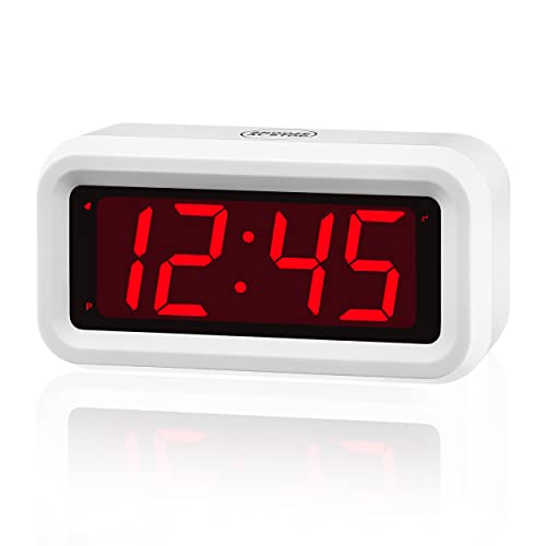 KWANWA Digitaler Wecker, LED Uhr Batteriebetrieben Tischuhr mit 3 Einstellbarer Helligkeit/Snooze/Ohne Ticken/12/24Hr 1,2'' Rote Digital Display Gut Lesbares Tragbarer Reisewecker weiß Wanduhr von KWANWA