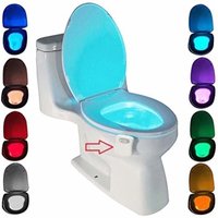 Toilettenlicht, LED-Nachtlicht für Toilette, Badezimmer, Sensor, PIR-Detektor, 8 Farbwechselbeleuchtung (wird nur im Dunkeln aktiviert) von KZQ