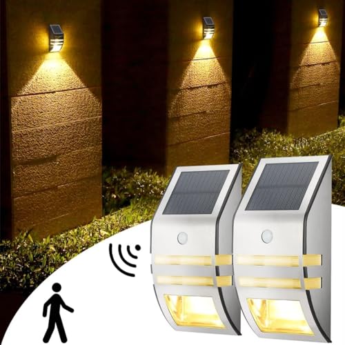 KZT 2 Stück Solar Wandleuchte Aussen mit Bewegungsmelder LED Solarleuchten für Außen IP65 Wasserdichte Solarlampen 3000K Warmweiß Aussenleuchte für Veranda Terrasse Pfad Garage Zaun Gartenbeleuchtung von KZT