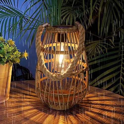 Solar Laterne für Außen IP44 Wasserdicht Gartenlaterne Solar Rattan Latern im Boho-Stil mit LED-Glühbirne Solar Aussenleuchte Hängend Solarlampen für Terrasse Innenhof Balkon Garten Deko Solarleuchten von KZT