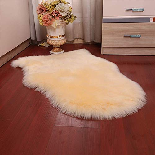 Wölkchen Faux Lammfell Schaffell Teppich Longhair Fell Optik teppich antirutsch Super weich fur Wohnzimmer Schlafzimmer Kinderzimmer Als Faux Bett-Vorleger oder Matte für Stuhl Sofa ,Beige,60*120cm von Kabxhueo