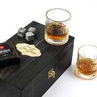 Benutzerdefiniertes Whiskeyglas Set Mit Whiskey Steinen Und Eleganter Holzkiste Personalisiertes Glas Für Ehemann Freund Geschenk Benutzerdefiniertes Whiskeyglas Set Mit Whiskey Steinen Und Eleganter Holzkiste Personalisiertes Glas Für Ehemann Freund Geschenk von Kadehci