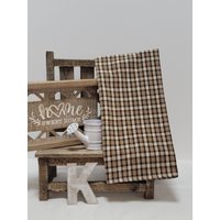 Handgefertigtes Creme Rost Braun Kariertes Homespun Geschirrtuch Mit Haken Tag Handgefertigtes Creme Rost Braun Kariertes Homespun Geschirrtuch Mit Haken Tag von Kadippers
