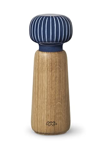 Kähler Hammershoi Salz und Pfeffermühle aus Holz und Porzellan-Kopf, moderne Gewürzmühle zum drehen mit Rillen-Design, Indigo, 18.5cm Kähler Hammershoi Salz und Pfeffermühle aus Holz und Porzellan-Kopf, moderne Gewürzmühle zum drehen mit Rillen-Design, Indigo, 18.5cm von HAK Kähler