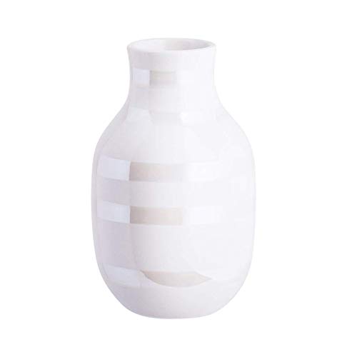 Kähler Omaggio Vase aus Porzellan mit Streifen, Moderne Vase, rund, bauchige, skandinavisches Design Vase für Blumen, Perlmutt, 12.5cm von HAK Kähler