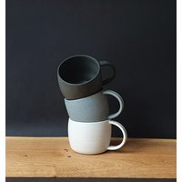 Handmade Big Belly Mug // Large Stoneware Cup Minimalist Matte Ceramic Cappuccino Or Tea Cozy Gift Modern Pottery Handmade Big Belly Mug // Large Stoneware Cup Minimalist Matte Ceramic Cappuccino Or Tea Cozy Gift Modern Pottery von KaellHandmade