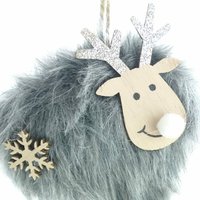Kaemingk - Weihnachtsanhänger Hirsch Grau mit Kunstfell & Schneeflocke - Polyester & Holz Kaemingk - Weihnachtsanhänger Hirsch Grau mit Kunstfell & Schneeflocke - Polyester & Holz von Kaemingk