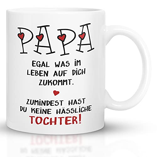 Kaffeebecher24 - Tasse Papa hässliche Tochter - Papa egal was auf dich zukommt wenigstens hast du keine hässliche Tochter - Geschenk Papa Geburtstag - Lustige Tassen mit Sprüchen - (weiß) von Kaffeebecher24