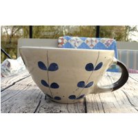 Milchkaffeetasse "Äng"-Getöpfert von Kaffeepott