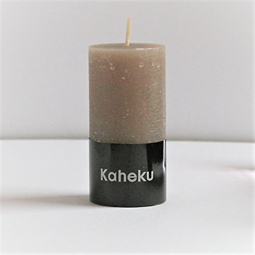 Kaheku Cylinderkerze Schlamm Taupe d5h10 Rustic Stumpenkerze durchgefärbt von Kaheku