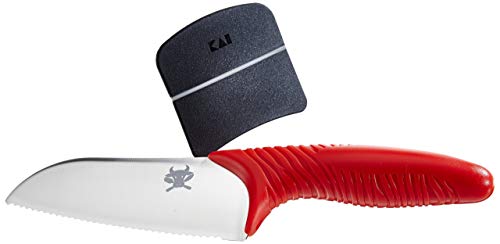 KAI Tim Mälzer Junior Kinderküchenmesser mit Wellenschliff 11 cm Klingenlänge - Kochmesser Kinder Ab 6 Jahren- PP-Kunststoffgriff - inkl. Fingerschutz und Messertasche - Red Dot Design Award Gewinner von KAI