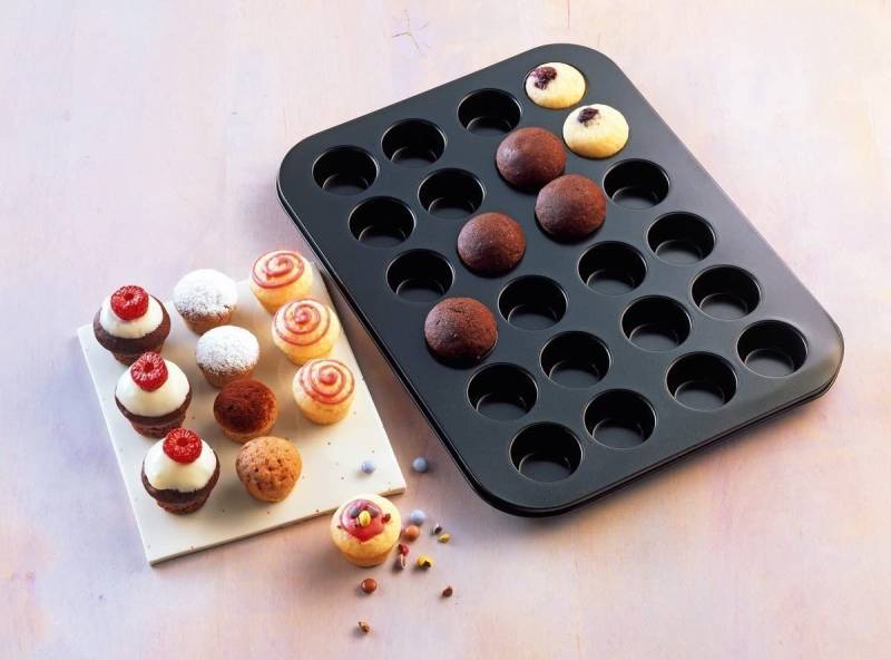 Kaiser Backformen Muffinplatten KAISER Inspiration Mini Muffin Backform Blech für 24 Muffins 38 x 27 c, Stahl von Kaiser Backformen