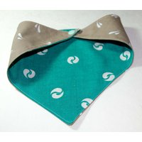 Hunde Bandana - Größe Klein Snaps Together Waschbare Baumwolle Aqua Und Tan Reversable Hundetuch Welpe 17" By 8 " Puppy von Kakodah