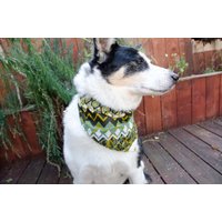 Hunde Bandana Grün Doppelseitig Größe Medium - Baumwolle Hundeschal Mädchen Bandana Hundebekleidung Welpe 9" By 30" von Kakodah