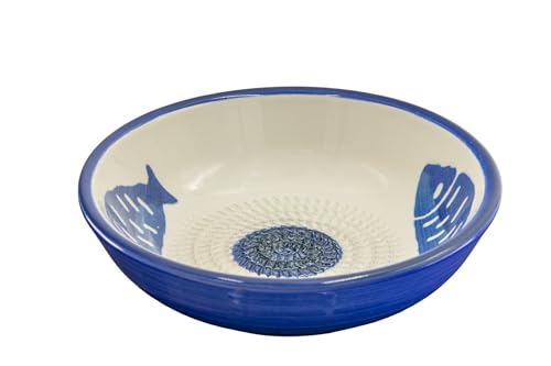 Kaladia Keramik Reibeschüssel - Dipschale mit Reibe - Weiß mit 2 Fischen - zum Reiben und Anrichten - ideal für Knoblauch, Ingwer, Parmesan etc. – ∅ 17 cm - handgemacht & handbemalt - Made in Spain von Kaladia