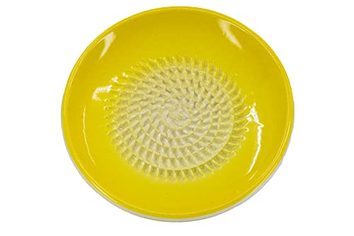Kaladia Keramik Reibeteller/Keramikhobel Unifarbend - ideal für Ingwer, Parmesan etc. - in Gelb - Durchmesser: 12 cm - handgemacht & handbemalt - Made in Spain von Kaladia