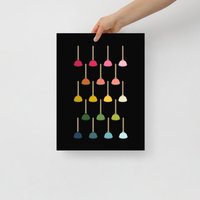Badezimmer Kunst Farbenfroher Kolben Kunstdruck Mit Schwarzem Hintergrund von KaleidoscopeLivingUS