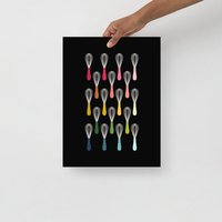 Küchenkunst Bunte Whisks Kunstdruck Mit Schwarzem Hintergrund von KaleidoscopeLivingUS