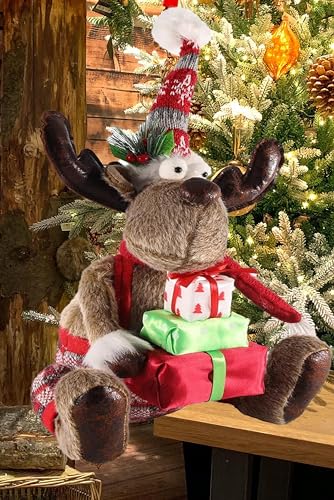 KAMACA Deko ELCH/RENTIER aus Stoff mit knuffigem Outfit und Geschenken ausgefallene Dekoidee Geschenk Winter Weihnachten (Rentier mit Geschenken sitzend 49cm) von KAMACA