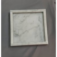 Handgemachtes Bianco Carrara Marmor Tablett 6" × Höhe 1", Perfekt Für Ihren Nachttisch, Badezimmer, Oder Ich Benutze Sie Als Suishi Serviertablett von KandMStoneandGlass